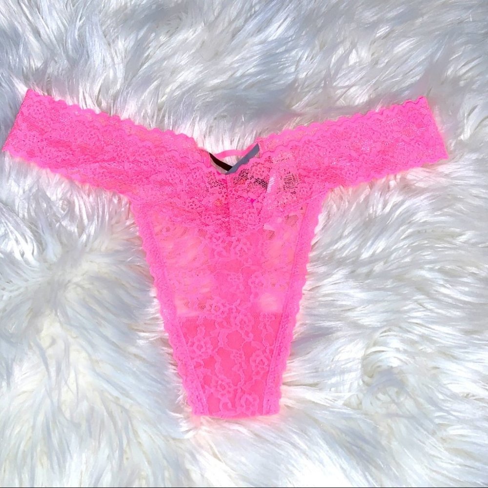 Victoria's Secret Lacie Thong Panty- M, Pink